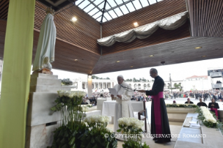 17-Pilgrimage to F&#xe1;tima: Prayer during the visit at the Chapel of the Apparitions