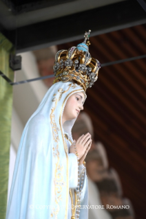 12-Pilgrimage to F&#xe1;tima: Prayer during the visit at the Chapel of the Apparitions