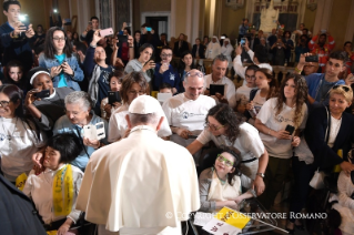 4-Visita pastoral a Génova: Encuentro con los j&#xf3;venes de la Misi&#xf3;n Diocesana