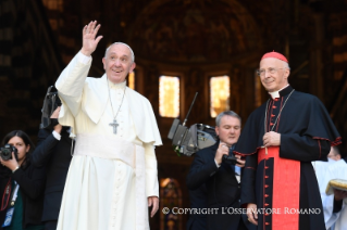 12-Visite pastorale à Gênes : Rencontre avec les évêques, le clergé, les séminaristes et les religieux de la région, les collaborateurs laïcs de la Curie et les représentants d'autres confessions