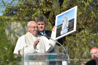 2-Pastoral Visit: Meeting with residents of the Forlanini Quarter