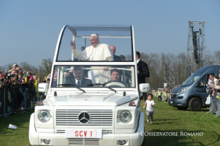 9-Pastoral Visit: Holy Mass at Monza Park