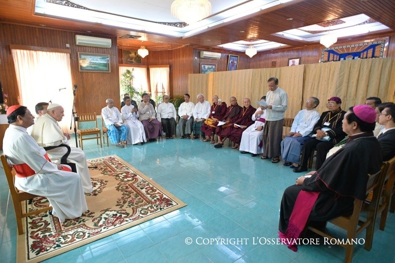 3-Viaggio Apostolico in Myanmar: Incontro con i leader religiosi del Myanmar