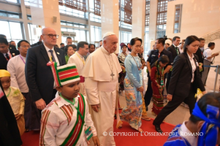 14-Apostolische Reise nach Myanmar: Begegnung mit Vertretern der Regierung, der Zivilgesellschaft und mit dem Diplomatischen Korps