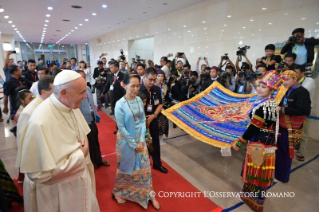 15-Voyage apostolique au Myanmar : Rencontre avec les Autorit&#xe9;s, la soci&#xe9;t&#xe9; civile et le Corps diplomatique