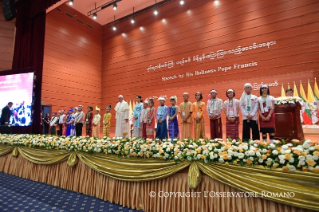 16-Viaggio Apostolico in Myanmar: Incontro con le Autorità, con la Società civile e con il Corpo Diplomatico  
