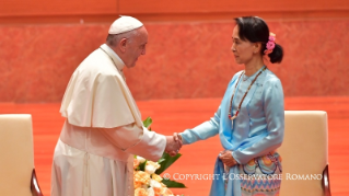19-Viaje apostólico a Myanmar: Encuentro con las autoridades, la sociedad civil y el Cuerpo Diplomático 