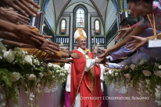 1-Viagem Apostólica a Myanmar: Santa Missa com os jovens 