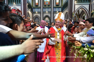 9-Voyage apostolique au Myanmar : Messe avec les jeunes