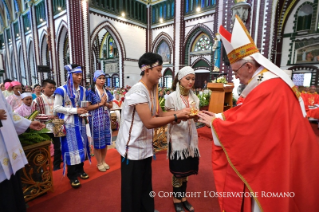 24-Viagem Apostólica a Myanmar: Santa Missa com os jovens 