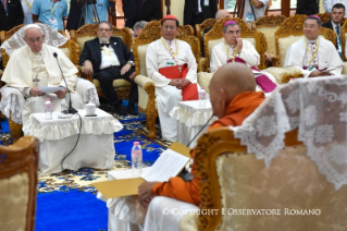 1-Viaje apostólico a Myanmar: Encuentro con el Consejo Supremo de la Sangha de los monjes budistas