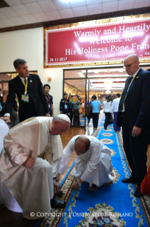 6-Voyage apostolique au Myanmar : Rencontre avec le Conseil supr&#xea;me &#x201c;Sangha&#x201d; des moines bouddhistes