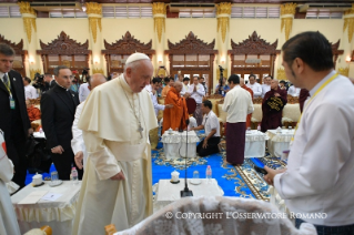 9-Voyage apostolique au Myanmar : Rencontre avec le Conseil supr&#xea;me &#x201c;Sangha&#x201d; des moines bouddhistes