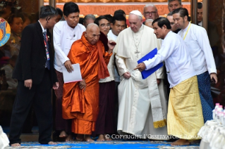 17-Viaggio Apostolico in Myanmar: Incontro con il Consiglio Supremo &#x201c;Sangha&#x201d; dei Monaci buddisti