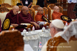 18-Voyage apostolique au Myanmar : Rencontre avec le Conseil supr&#xea;me &#x201c;Sangha&#x201d; des moines bouddhistes