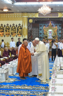 23-Viagem Apostólica a Myanmar: Encontro com o Conselho Supremo "Shanga" dos Monges Budistas 