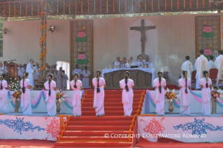 11-Apostolische Reise nach Bangladesch: Heilige Messe mit Priesterweihe
