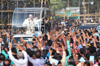 22-Viaje apostólico a Bangladés: Santa Misa y ordenación sacerdotal