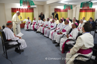 0-Apostolic Journey to Bangladesh: Meeting with the Bishops of Bangladesh 