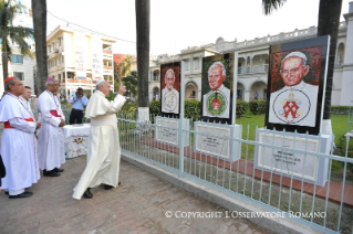 1-Viaje apostólico a Bangladés: Encuentro con los obispos