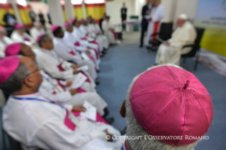 5-Viagem Apostólica a Bangladesh: Encontro com os Bispos  