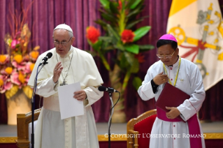 23-Viaje apostólico a Myanmar: Encuentro con los obispos del país