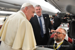 3-Apostolic Journey to Myanmar and Bangladesh: Greeting to journalists on the flight to Myanmar 