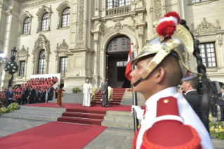 0-Viaggio Apostolico in Per&#xf9;: Incontro con le Autorit&#xe0;, con la Societ&#xe0; civile e con il Corpo Diplomatico  