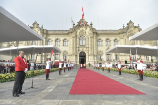 3-Apostolische Reise nach Peru: Begegnung mit Vertretern der Regierung und des öffentlichen Lebens sowie mit dem Diplomatischen Korps 