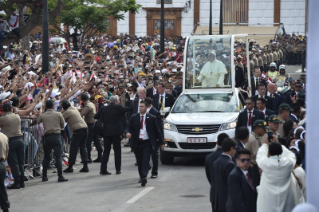 2-Voyage apostolique au P&#xe9;rou : Celebration mariale en l'honneur de la Vierge de la Porte