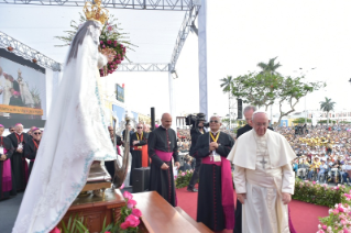 13-Voyage apostolique au P&#xe9;rou : Celebration mariale en l'honneur de la Vierge de la Porte