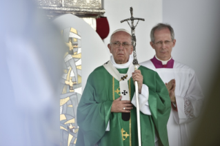 7-Apostolic Journey to Peru: Holy Mass 