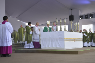 13-Apostolic Journey to Peru: Holy Mass