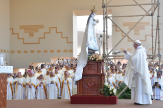 1-Apostolic Journey to Peru: Holy Mass