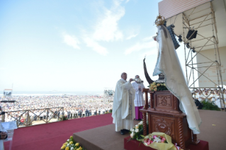 8-Apostolic Journey to Peru: Holy Mass