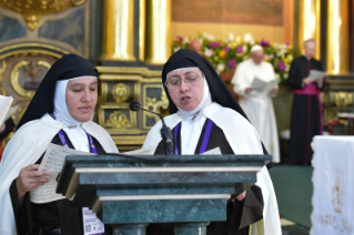 9-Apostolic Journey to Peru: Terce Prayer with Contemplative Sisters 