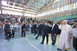 12-Viaje apostólico a Chile: Breve visita al Centro penitenciario femenino