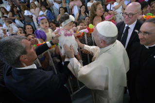 10-Apostolic Journey to Chile: Short visit to the Female Central Penitentiary