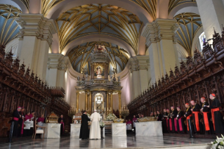 1-Apostolic Journey to Peru: Prayer in front of the relics of the Peruvian Saints