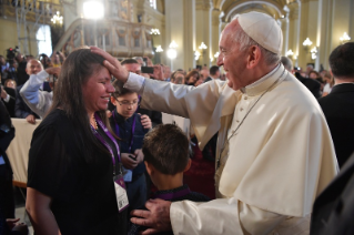 0-Apostolic Journey to Peru: Prayer in front of the relics of the Peruvian Saints 