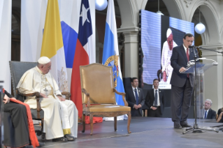 2-Viaje apostólico a Chile: Visita a la Pontificia Universidad Católica de Chile