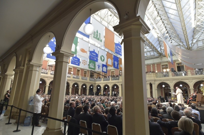7-Viaggio Apostolico in Cile: Visita alla Pontificia Universit&#xe0; Cattolica del Cile
