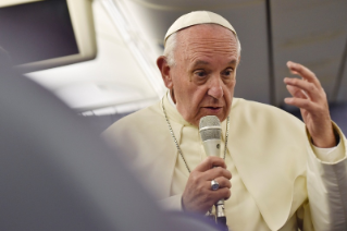 0-Viagem Apostólica ao Chile e Peru: Entrevista coletiva do Santo Padre durante o voo de regresso a Roma