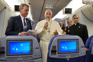 6-Apostolische Reise nach Chile und Peru: Pressekonferenz mit dem Heiligen Vater auf dem Rückflug von Peru nach Rom