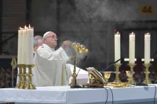 15-Ecumenical Pilgrimage to Geneva: Holy Mass in the Palexpo