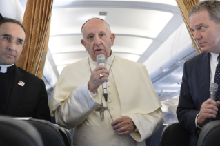 0-Ecumenical Pilgrimage to Geneva: Greeting to journalists on the flight to Geneva