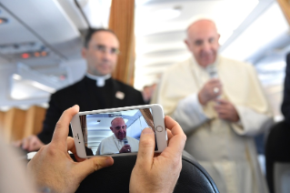 1-Ecumenical Pilgrimage to Geneva: Greeting to journalists on the flight to Geneva 