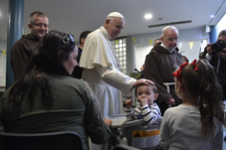 0-Viaggio Apostolico in Irlanda: Visita al Centro di accoglienza per Famiglie senzatetto
