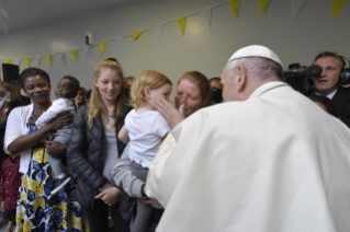 7-Viaggio Apostolico in Irlanda: Visita al Centro di accoglienza per Famiglie senzatetto