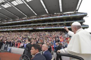 0-Viaje apostólico a Irlanda: Fiesta de las familias